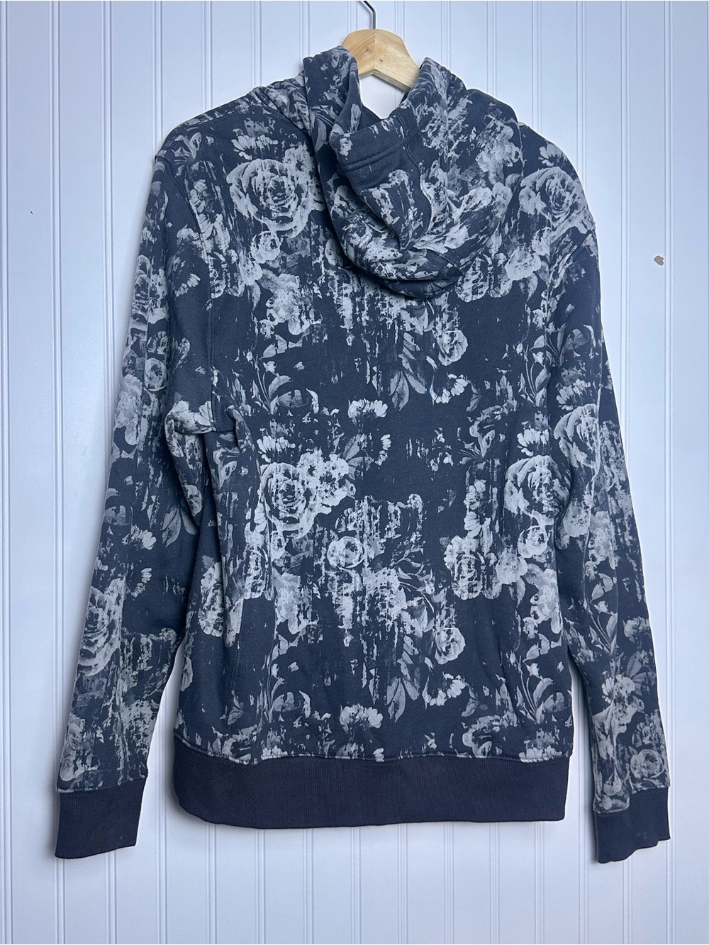 VRST Men's Classic Fleece Hoodie Monochromatic Floral Grey grey and black Medium - Picture 8 of 11